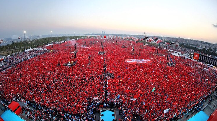 Milli İrade'nin yanında olduğumuzu göstermek için Yenikapıdaydık.