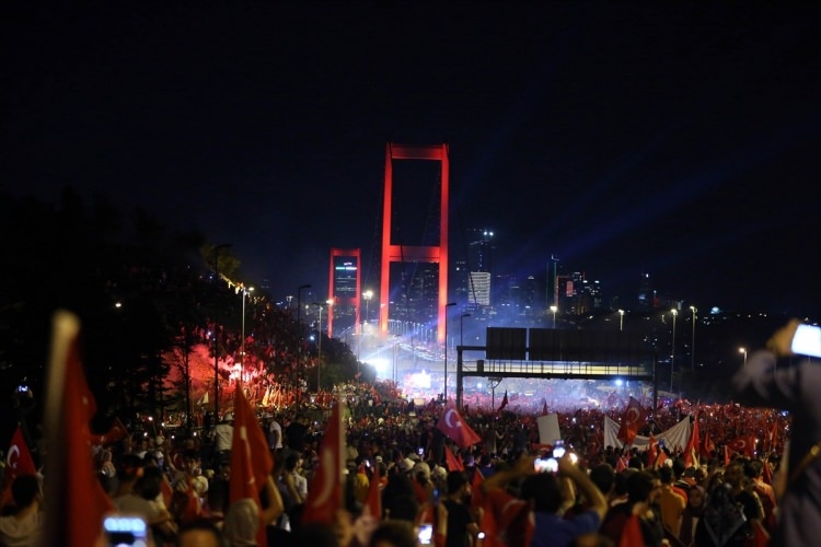 Darbe girişimini protesto etmek için ‘Başladığı Yerdeyiz’.
