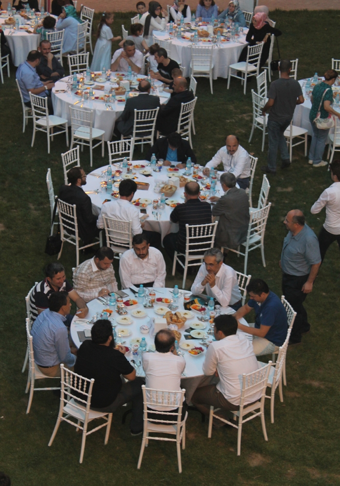 İSDAM 4. Geleneksel İftar Yemeği